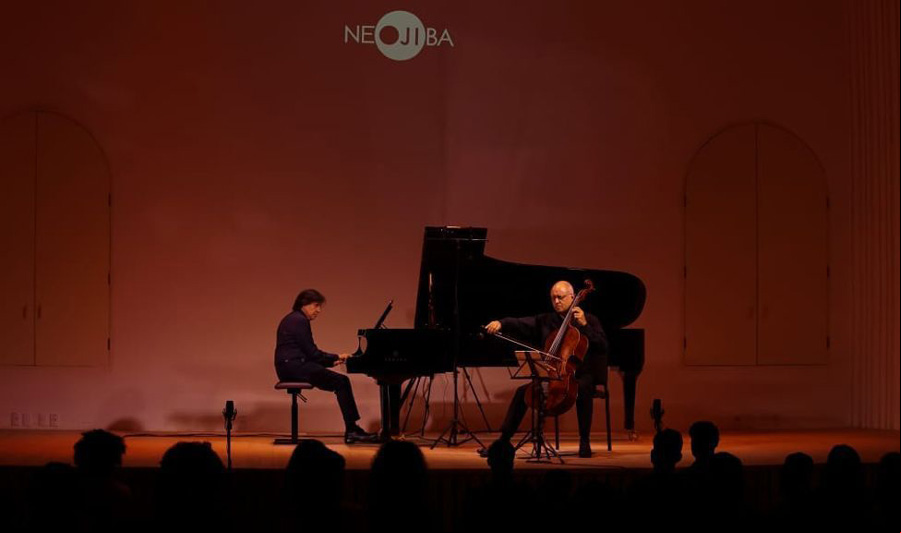 Ricardo Castro e Antonio Meneses durante recital na sede do Neojiba, em Salvador [Divulgação]