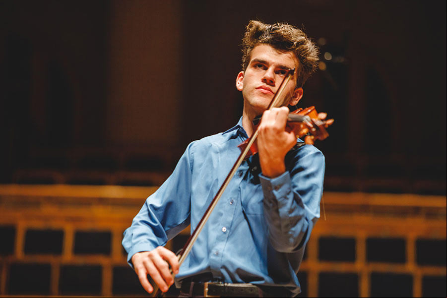 O jovem virtuose Guido Sant’Anna será o solista da apresentação (divulgação, Cauê Diniz) O jovem virtuose Guido Sant’Anna será o solista da apresentação (divulgação, Cauê Diniz)